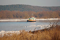 Der polnische Eisbrecher voraus